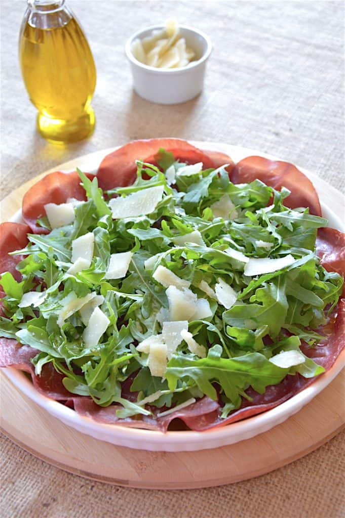 Super Light & Healthy Bresaola & Arugula Salad with Lemon Dressing