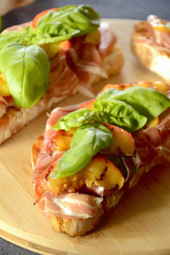 Bruschetta with Mozzarella, Prosciutto &amp; Grilled Peaches - Italian ...