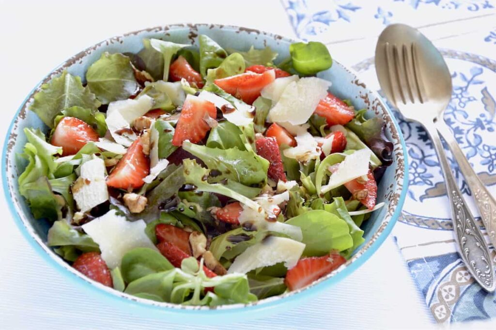 Strawberries Balsamic And Mixed Greens - THE Best Summer Salad!!