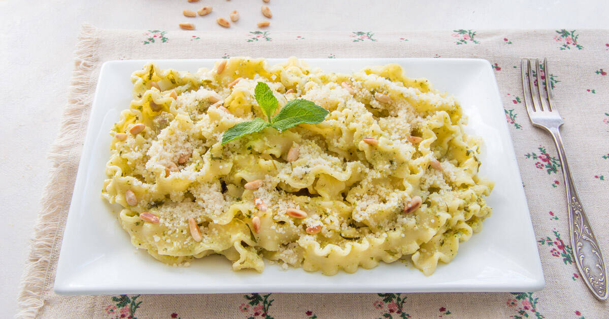 mafalde with creamy zucchini pesto & pancetta