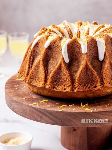 limoncello cake with a glaze