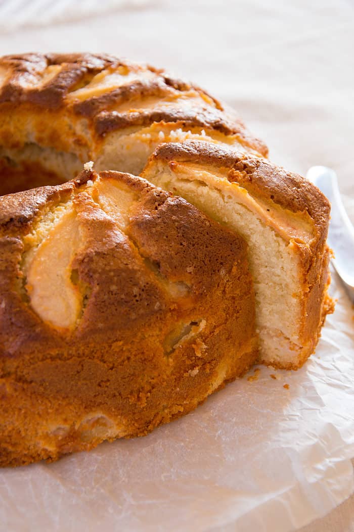 Moist & Flavorful Italian Pear Cake