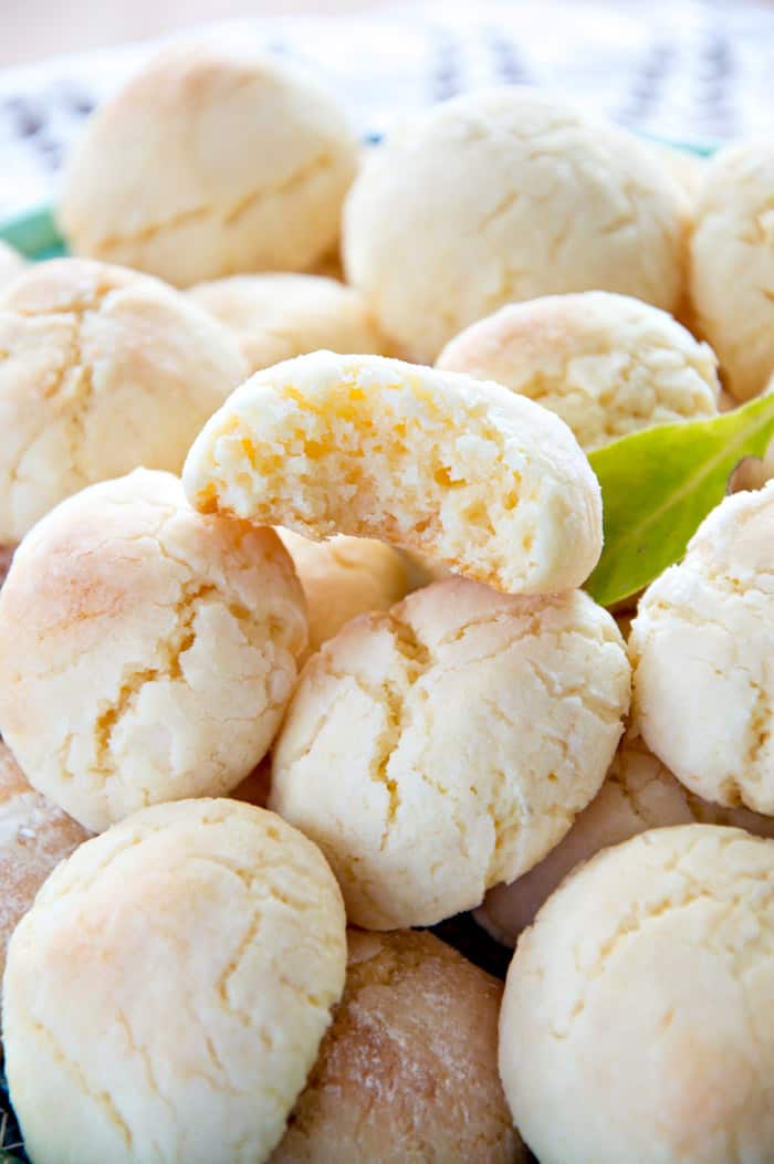 Soft & Fragrant Lemon Crinkle Cookies {Recipe}