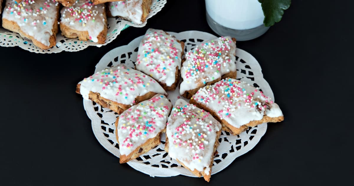 Papassini - Traditional Sardinian Anise Cookies {Recipe}