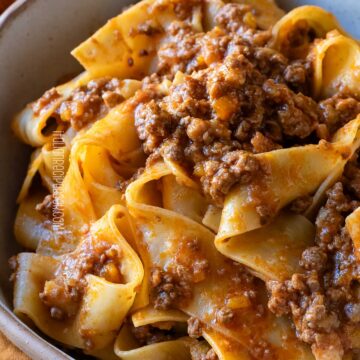 pappardelle alla bolognese close up