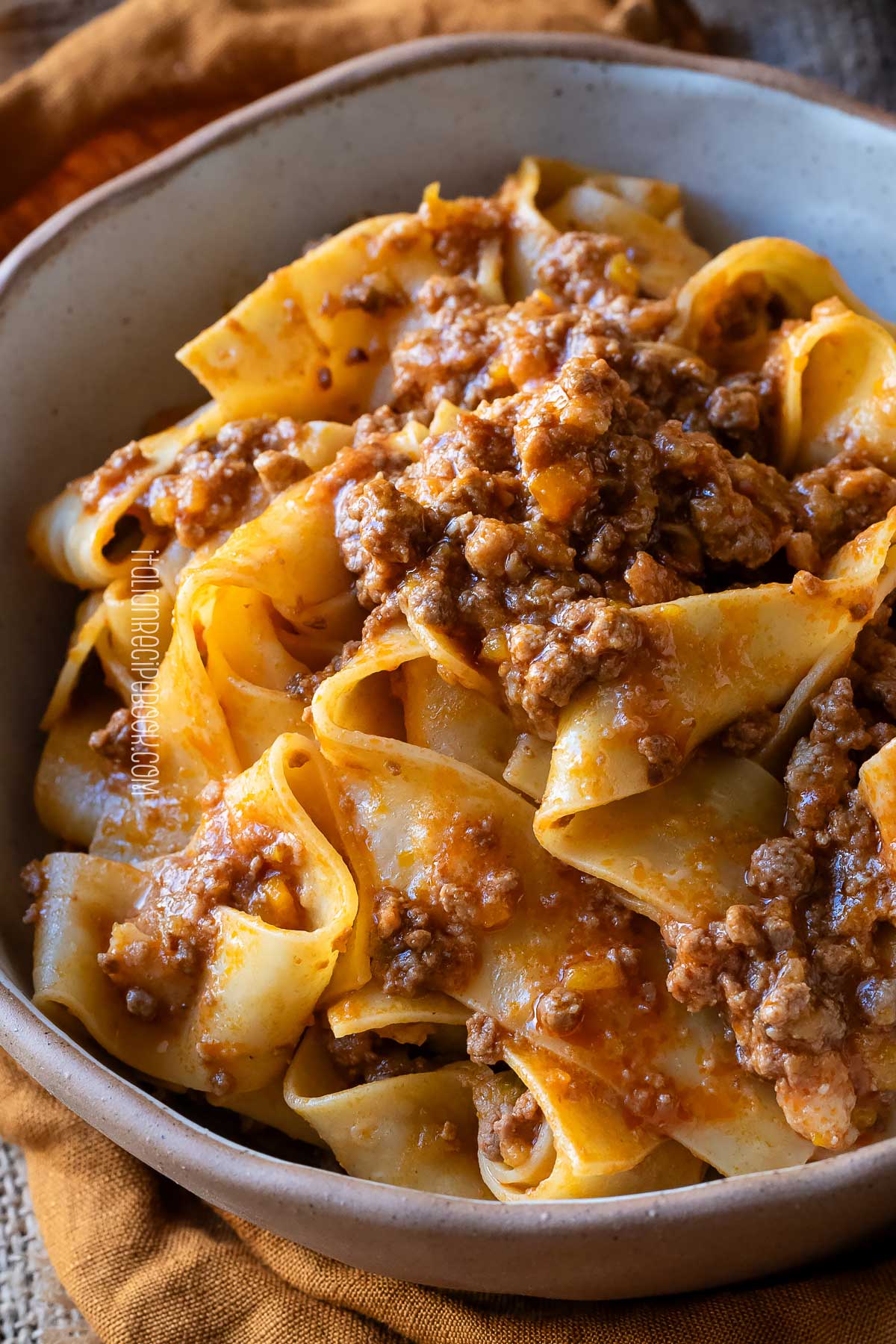 pappardelle alla bolognese close up