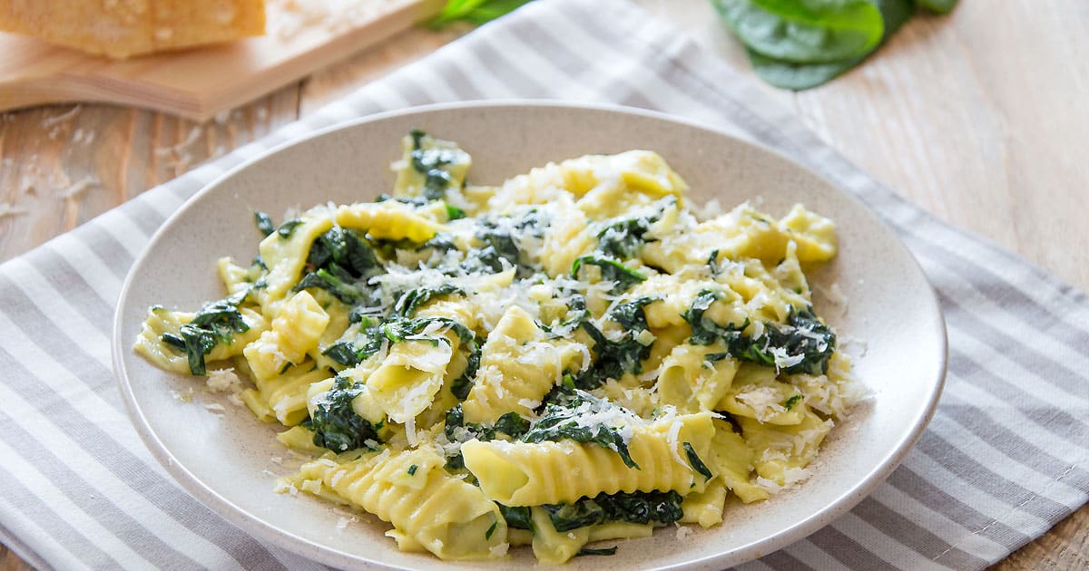 Garganelli Pasta WithCreamy Spinach Sauce {Recipe}