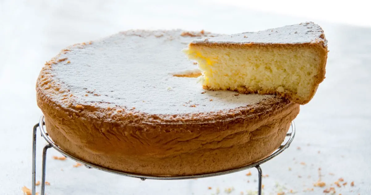 The BEST Sponge Cake Recipe {No baking powder, no butter}