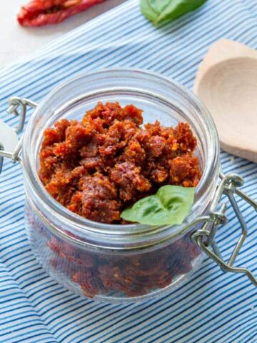 Sun-Dried Tomato Pesto {Recipe}