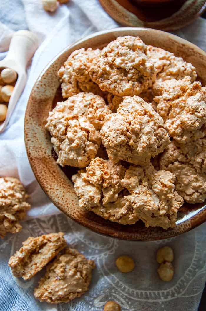 Bruttiboni {Italian Hazelnut Cookies}
