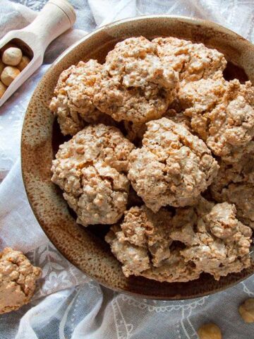 Bruttiboni {Italian Hazelnut Cookies}