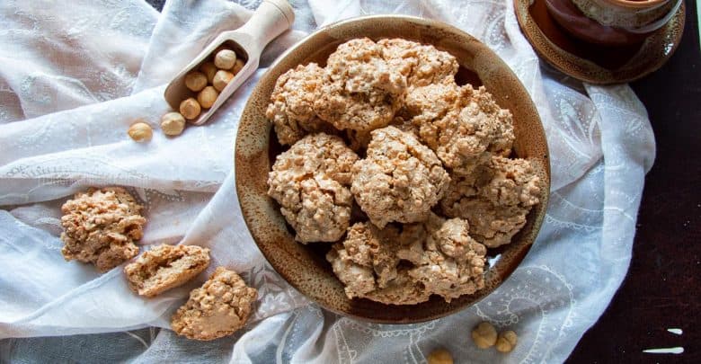 Bruttiboni {Italian Hazelnut Cookies}