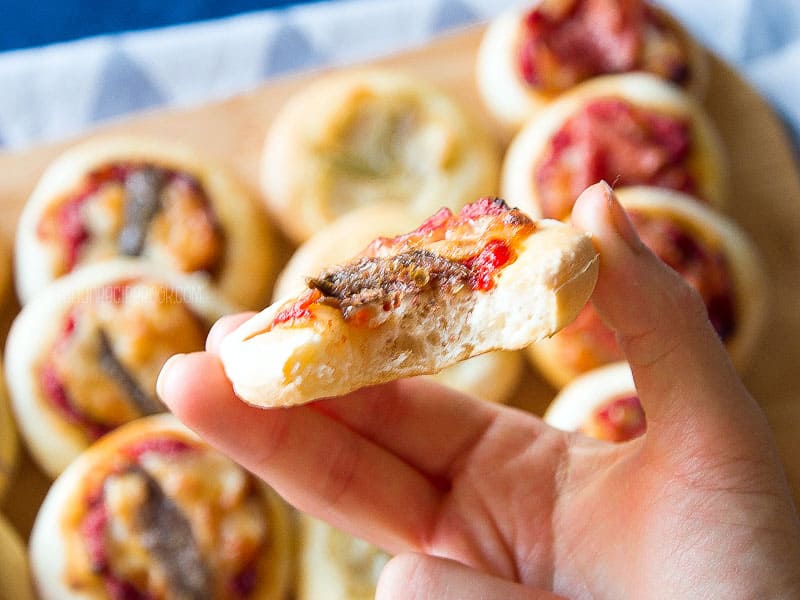 Pizzette {Mini Pizza Bites with Assorted Toppings}