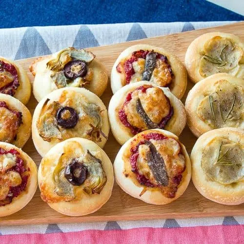 Pizzette {Mini Pizza Bites with Assorted Toppings}
