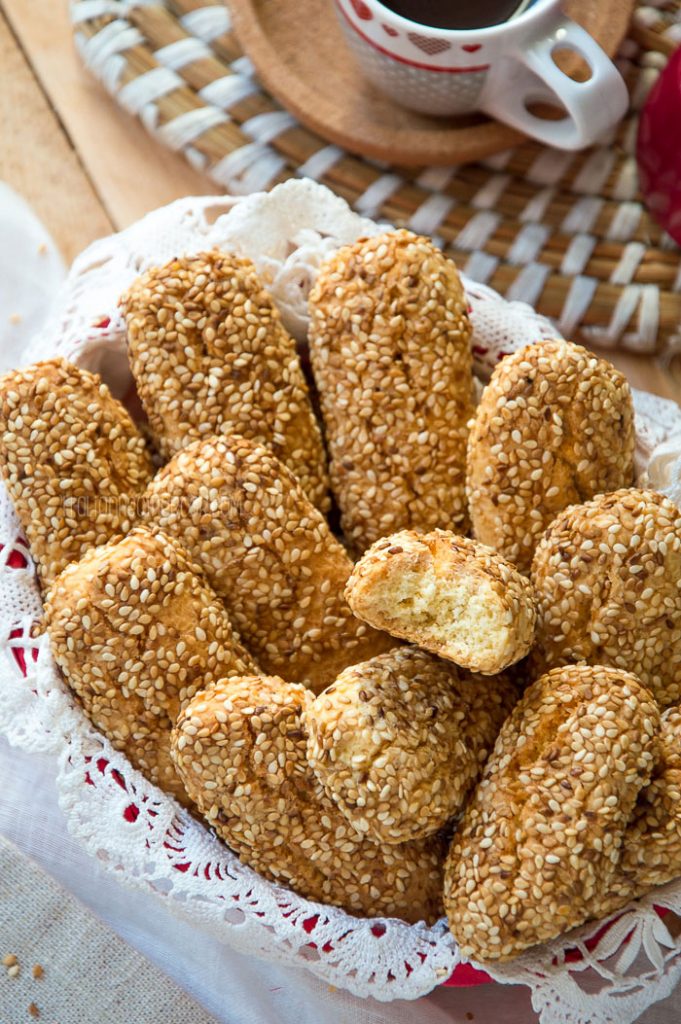 Italian Sesame Cookies {Reginelle}