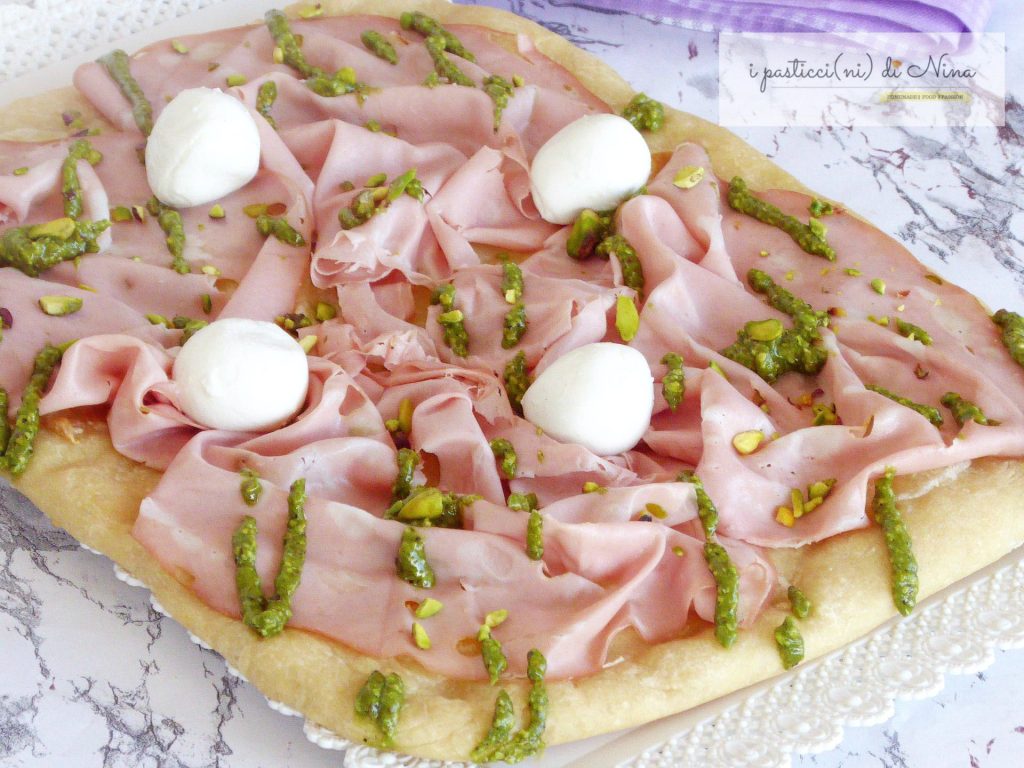 focaccia with mortadella and pistacchio pesto