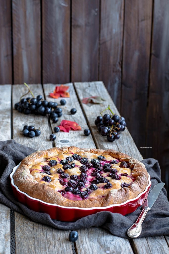 focaccia with grapes