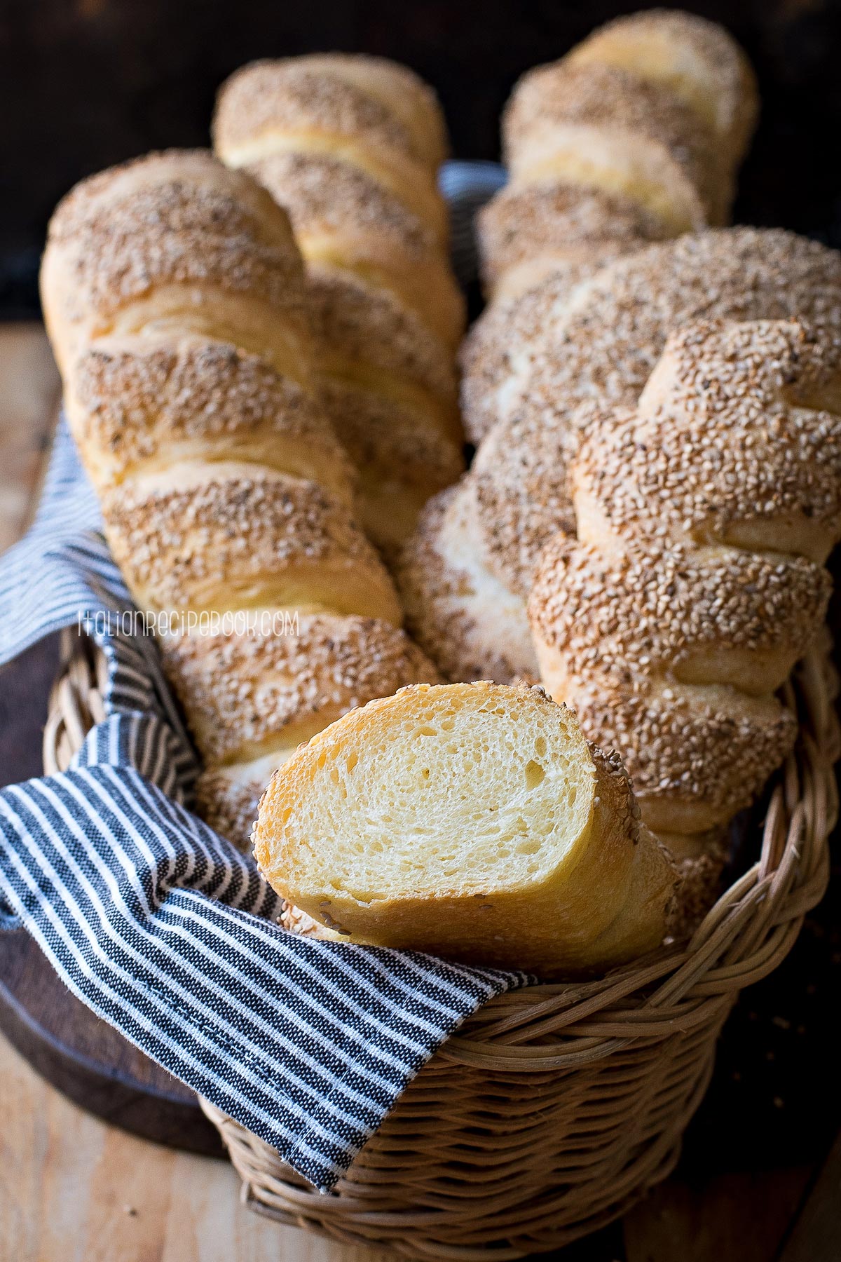 semolina bread crumb