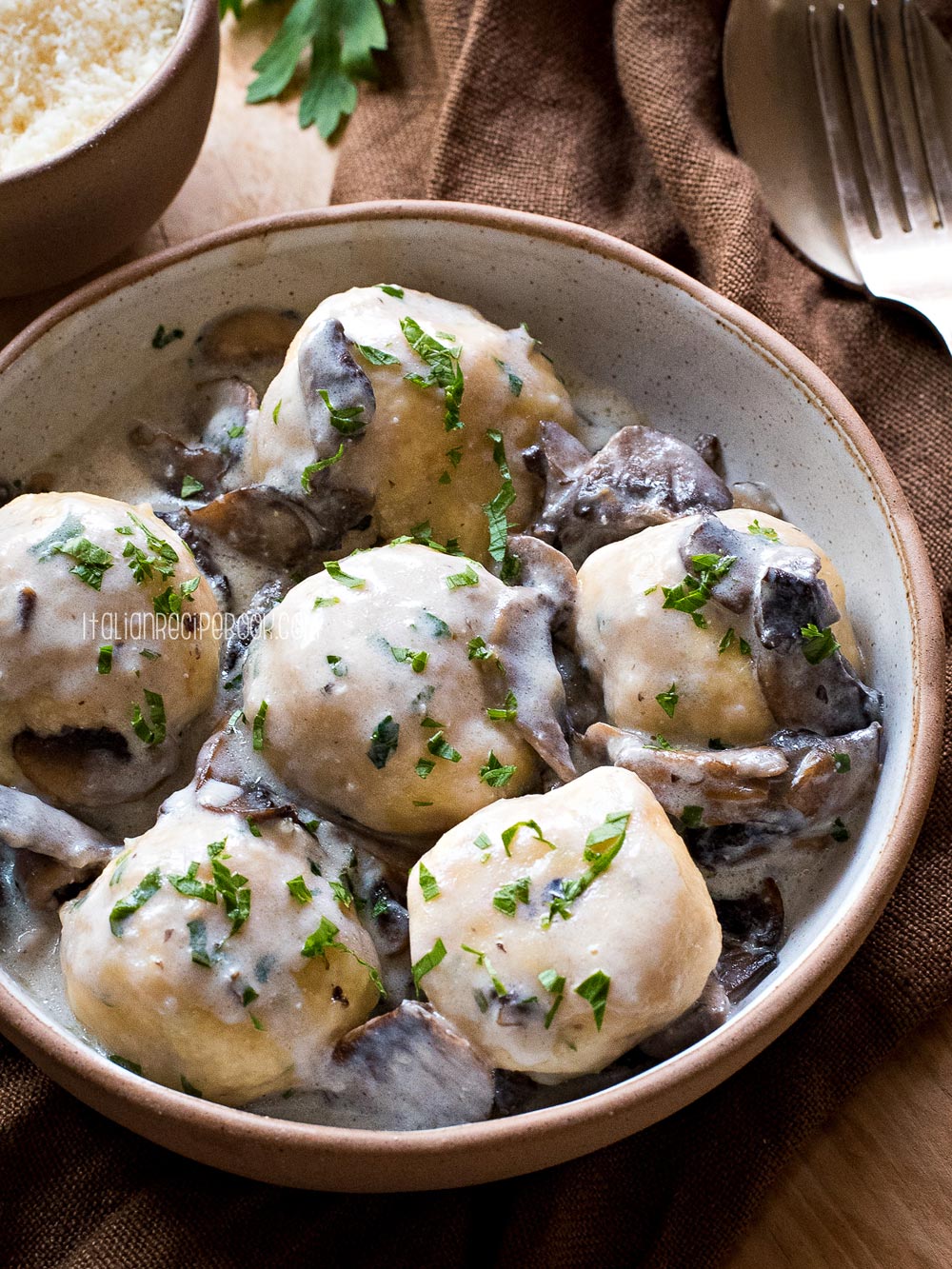 polpette di ricotta in a bowl