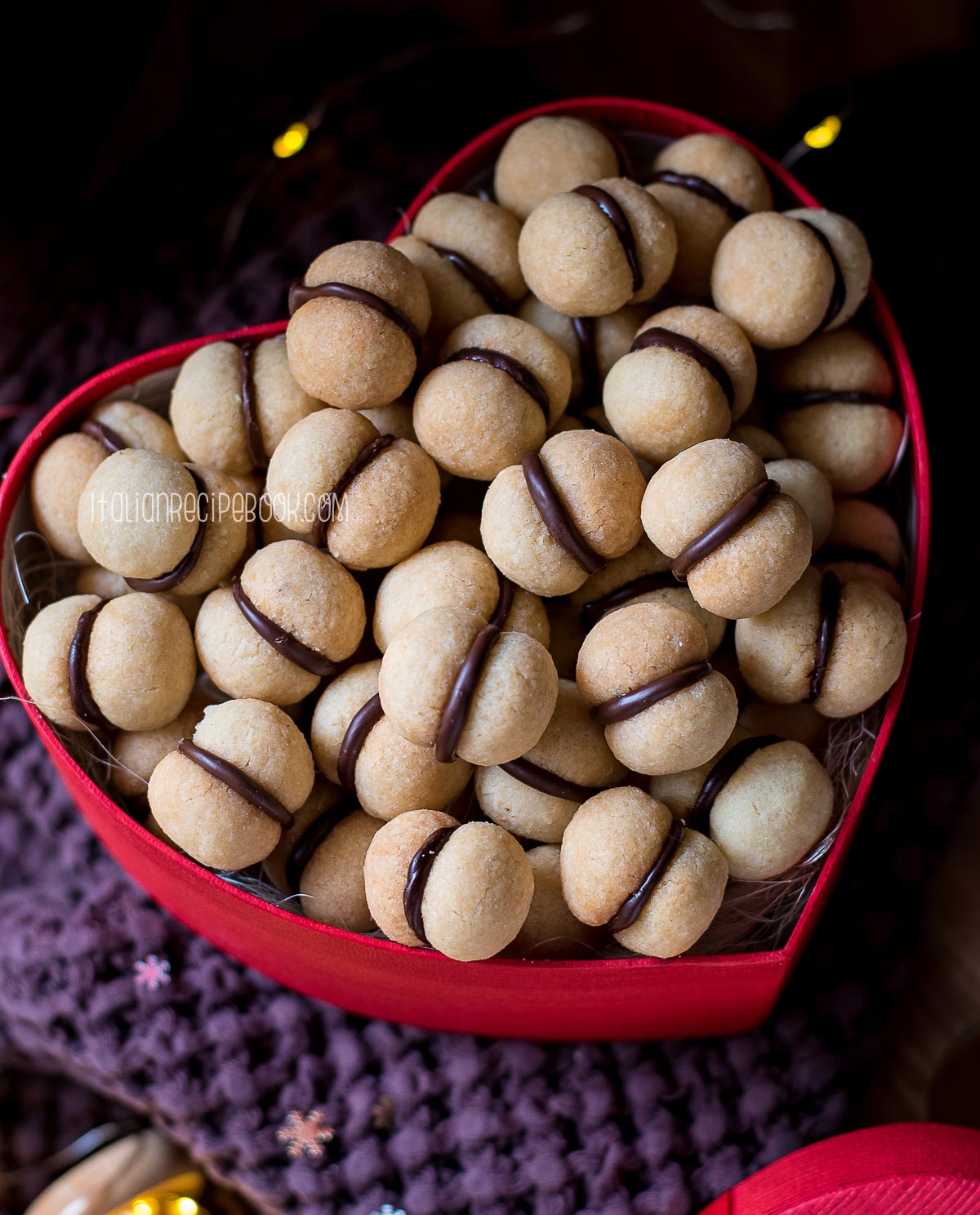 italian lady's kisses cookies