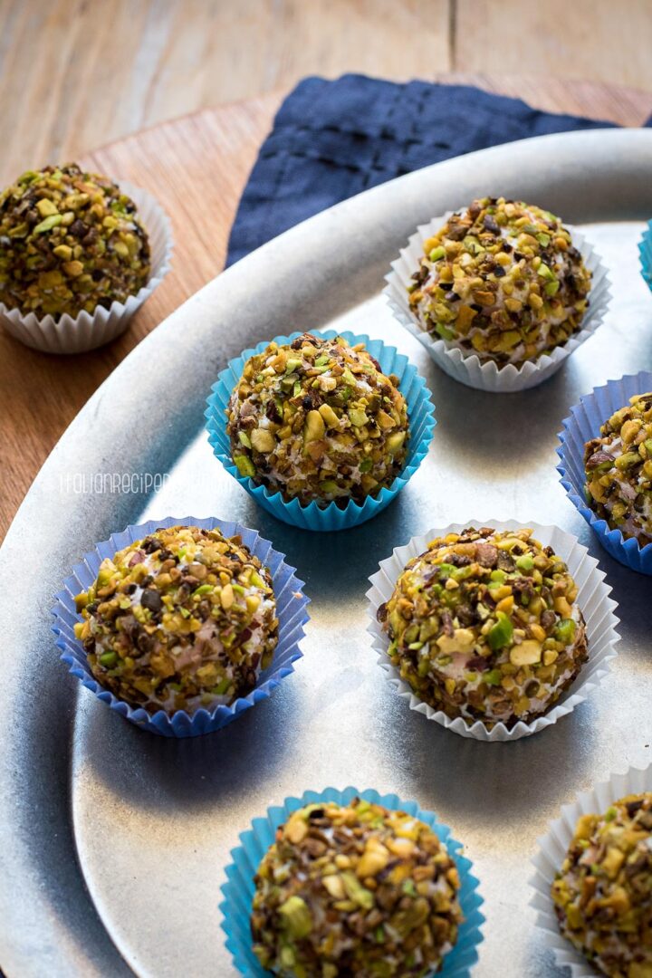 Easy NoCook Appetizer Ricotta Cheese Balls with Pistachio Crust