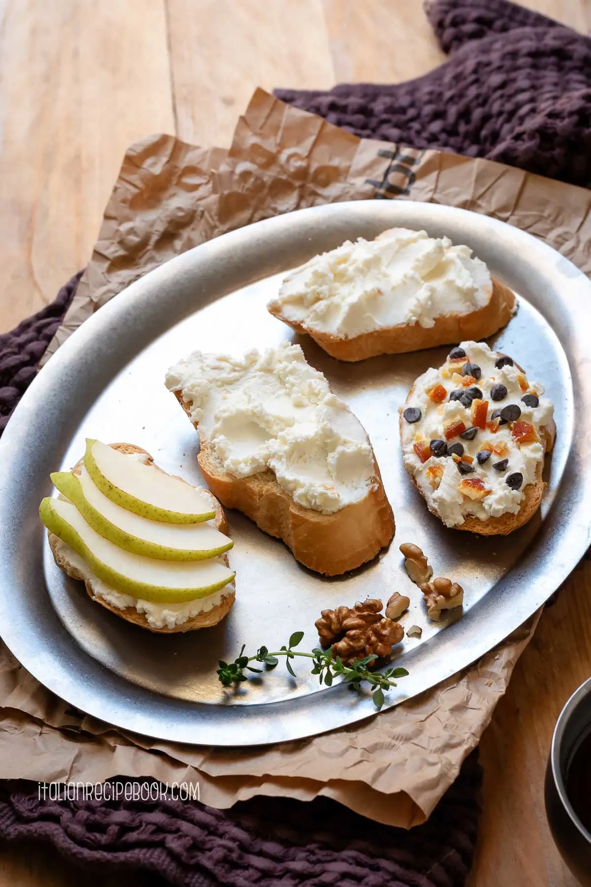 how to make ricotta crostini
