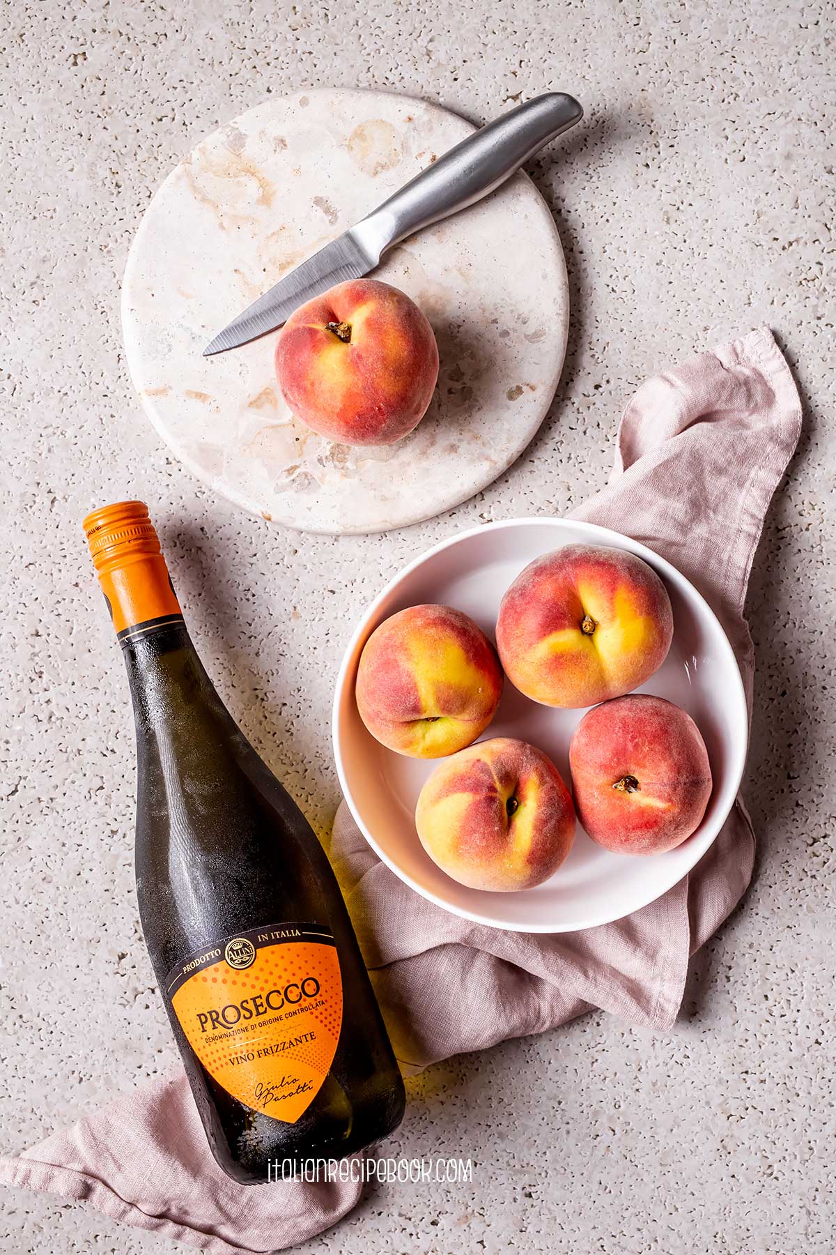 peach bellini cocktail ingredients
